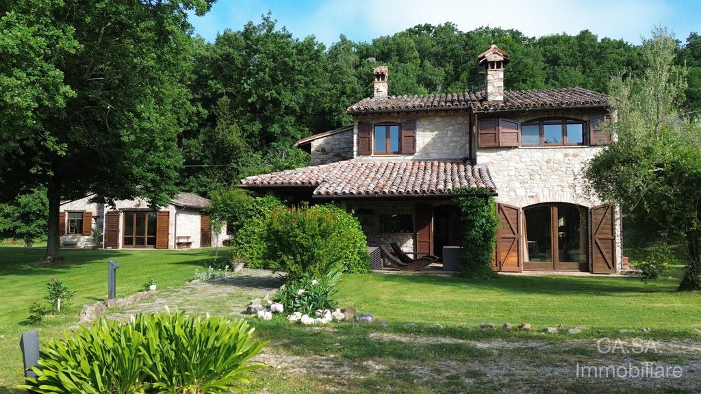 Property photo 1 of 66 Panoramic Casale