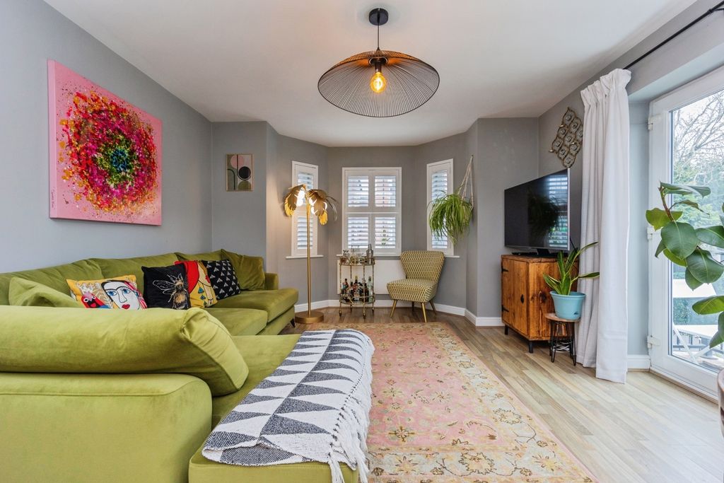 Property photo 2 of 20 Pbox-Img.Jpg