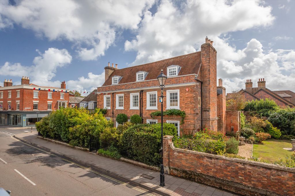 Property photo 1 of 12 Image