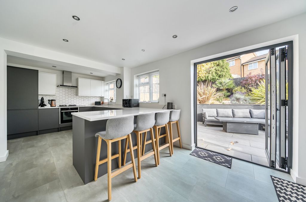 Property photo 1 of 14 1373518236900Ef0c1E223