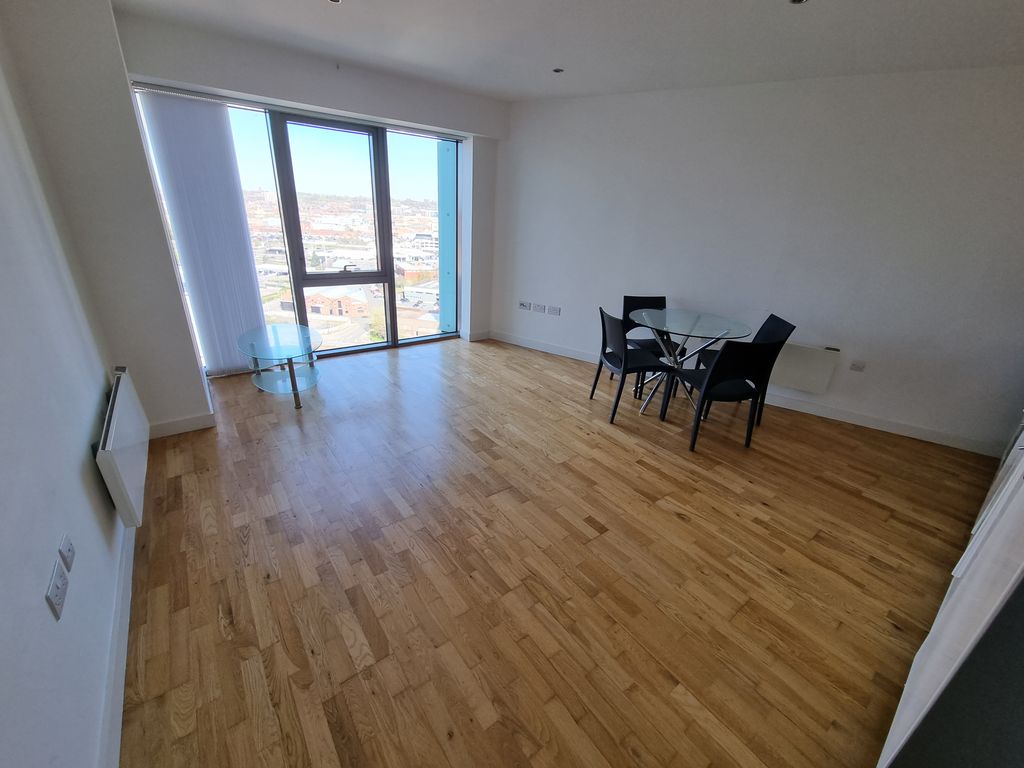 Property photo 3 of 7 Living Room