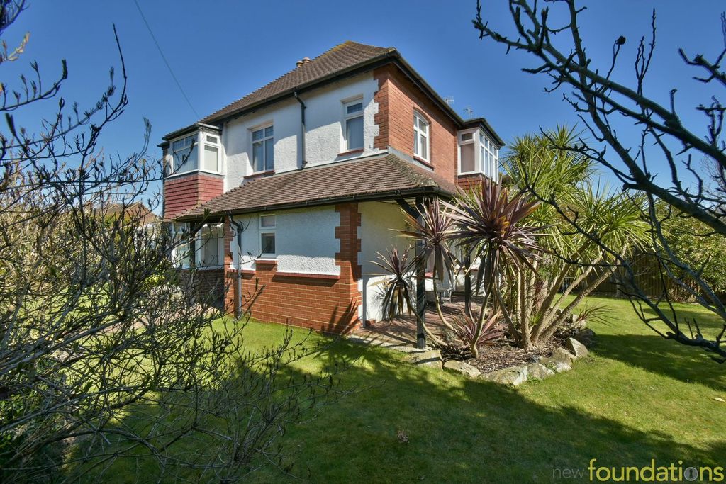 Property photo 1 of 25