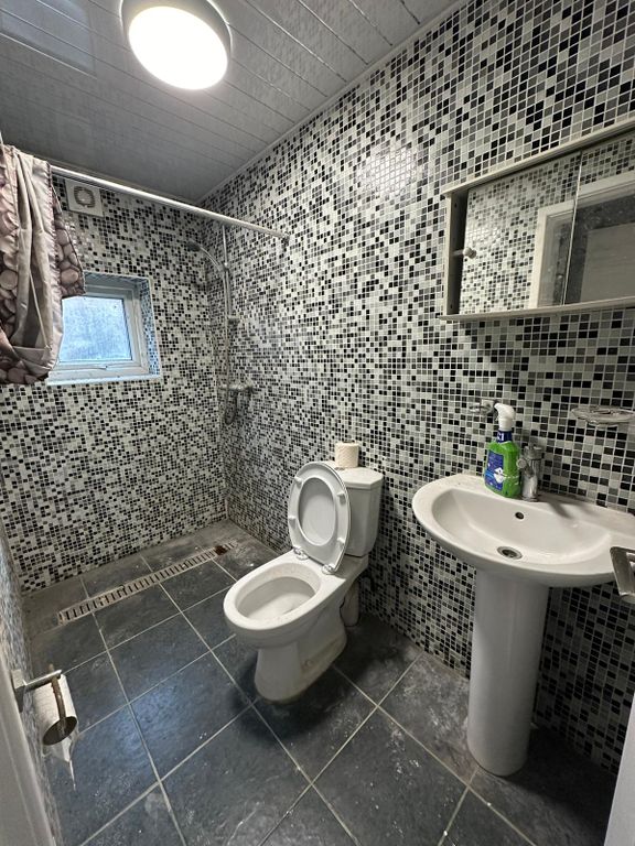 Property photo 3 of 3
