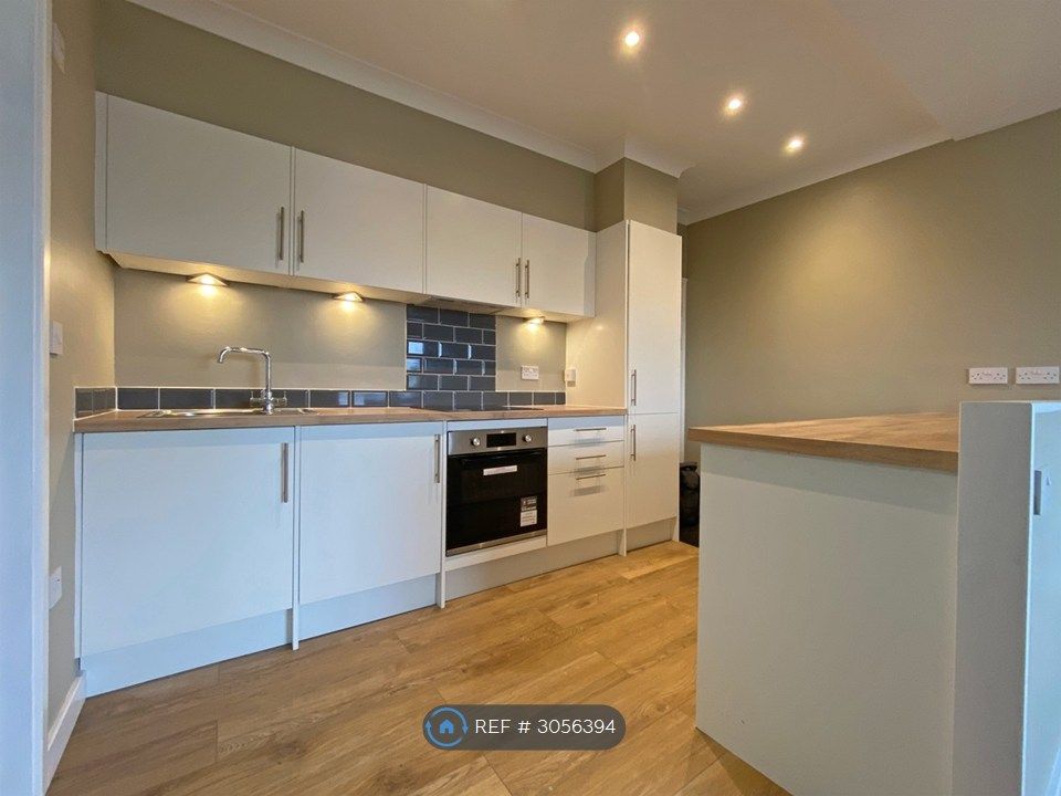 Property photo 3 of 5 Kitchen
