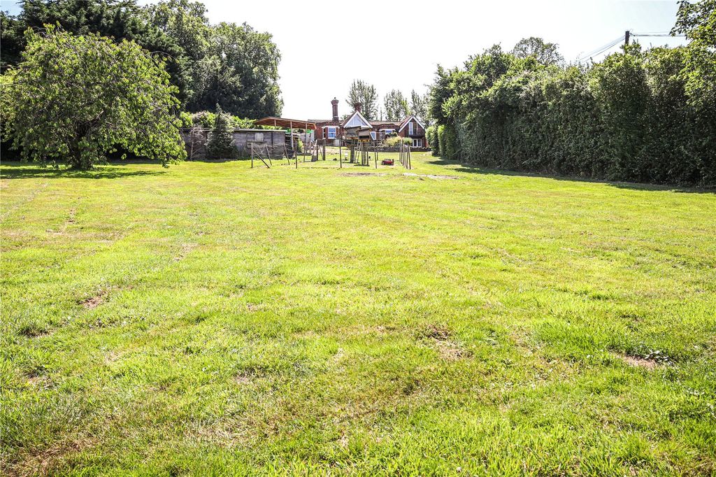 Property photo 2 of 27 Picture No. 12