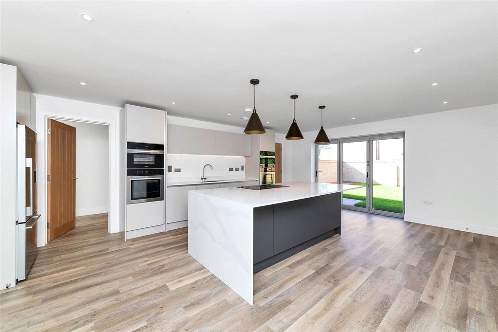 Property photo 2 of 20 Picture No. 05