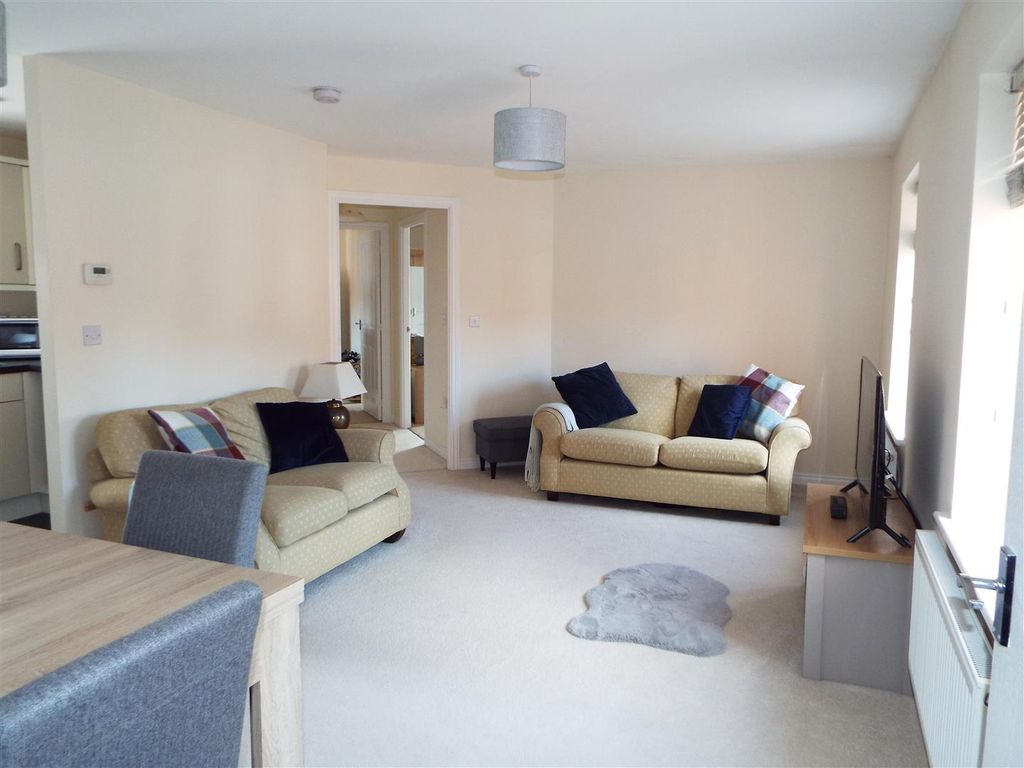 Property photo 3 of 12