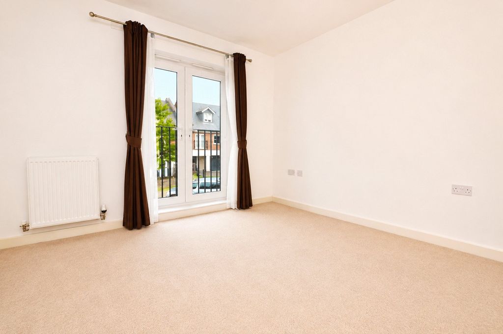 Additional image 5 of 2 bed flat for saleWeatherill Close, Guildford, Surrey GU1