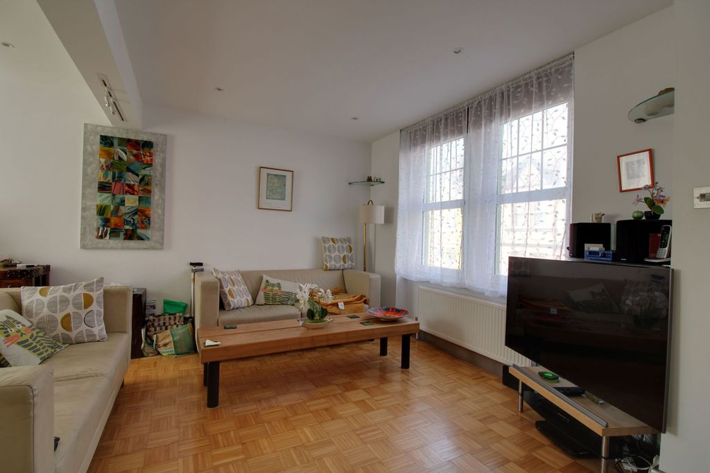 Property photo 3 of 14