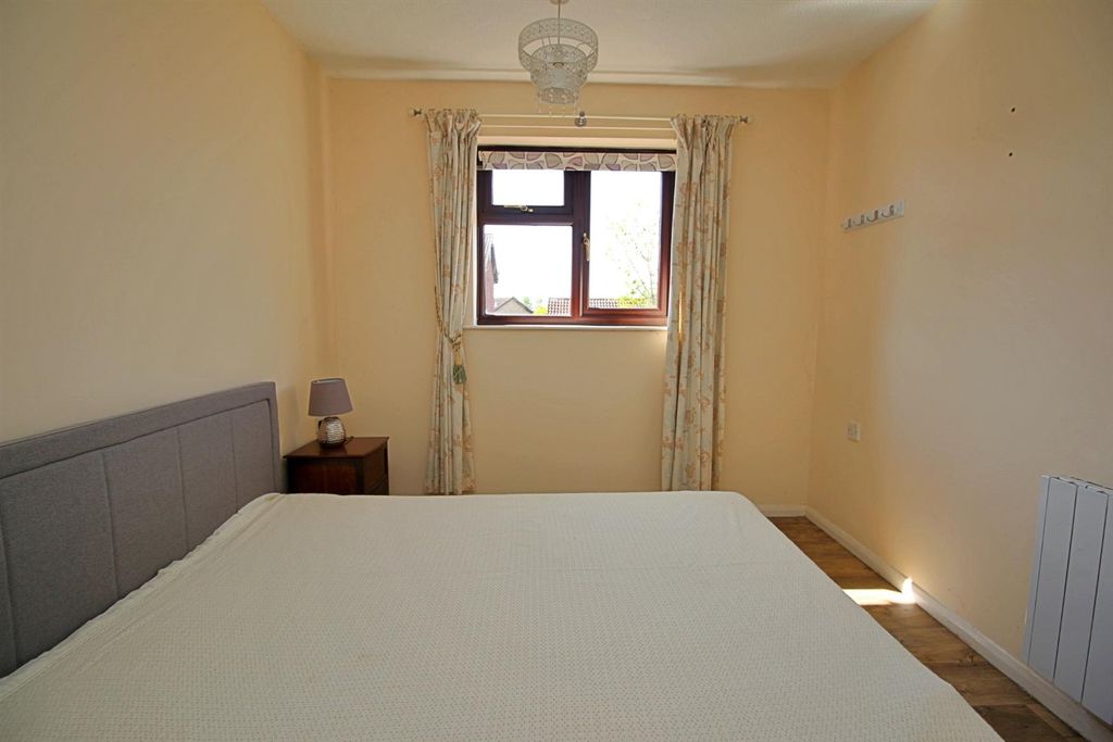 Additional image 13 of 2 bed flat for saleThe Limes, London Road, Halesworth IP19