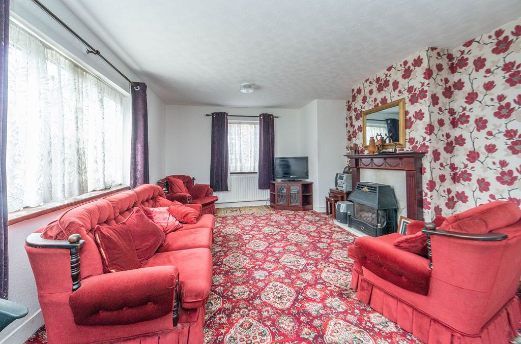 Property photo 2 of 21