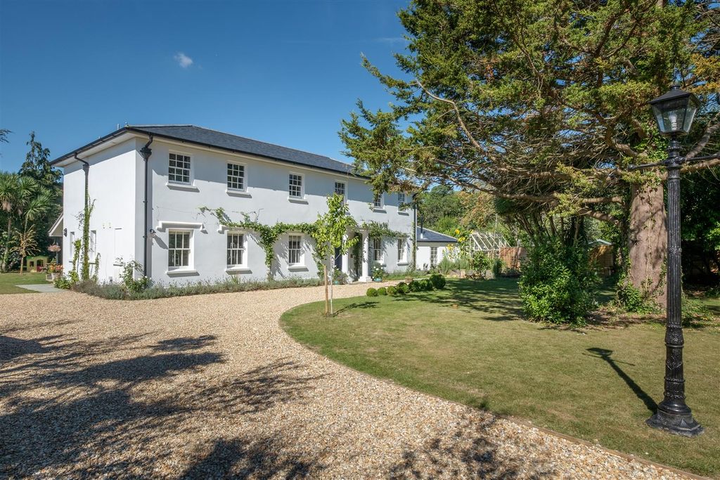 Property photo 1 of 10 Little Thorpe