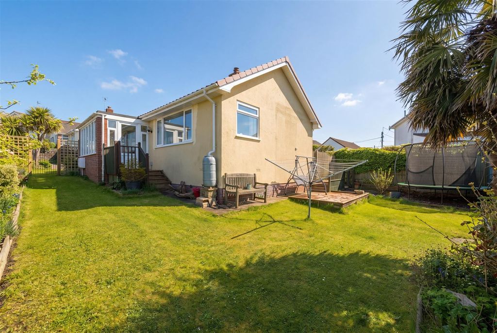 Property photo 2 of 26 Garden