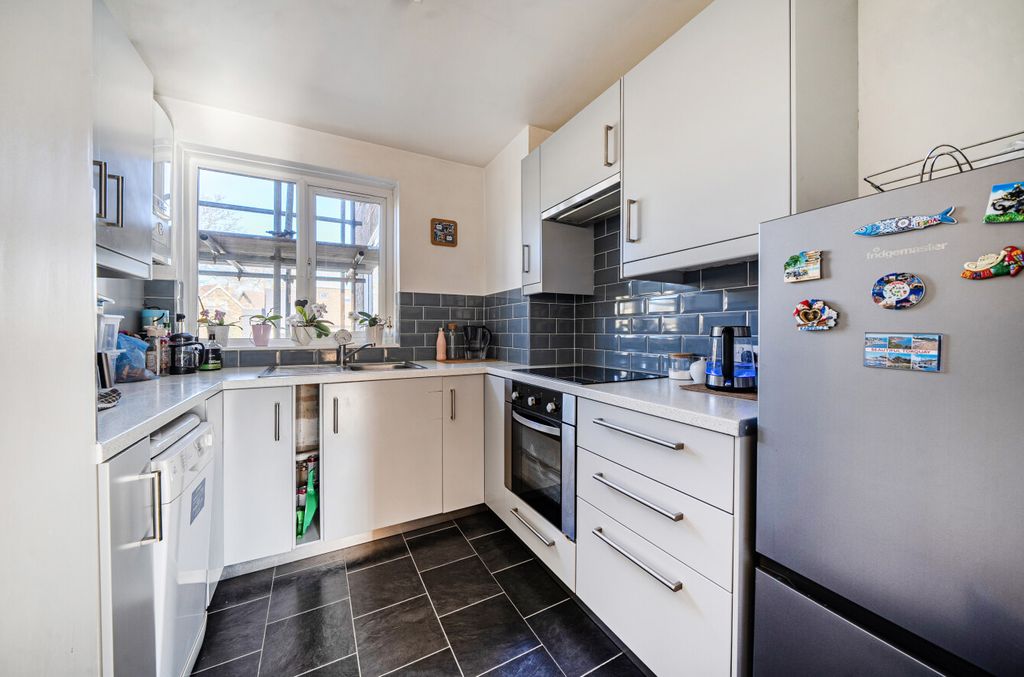 Property photo 3 of 10 1435434-5-69ce99B...