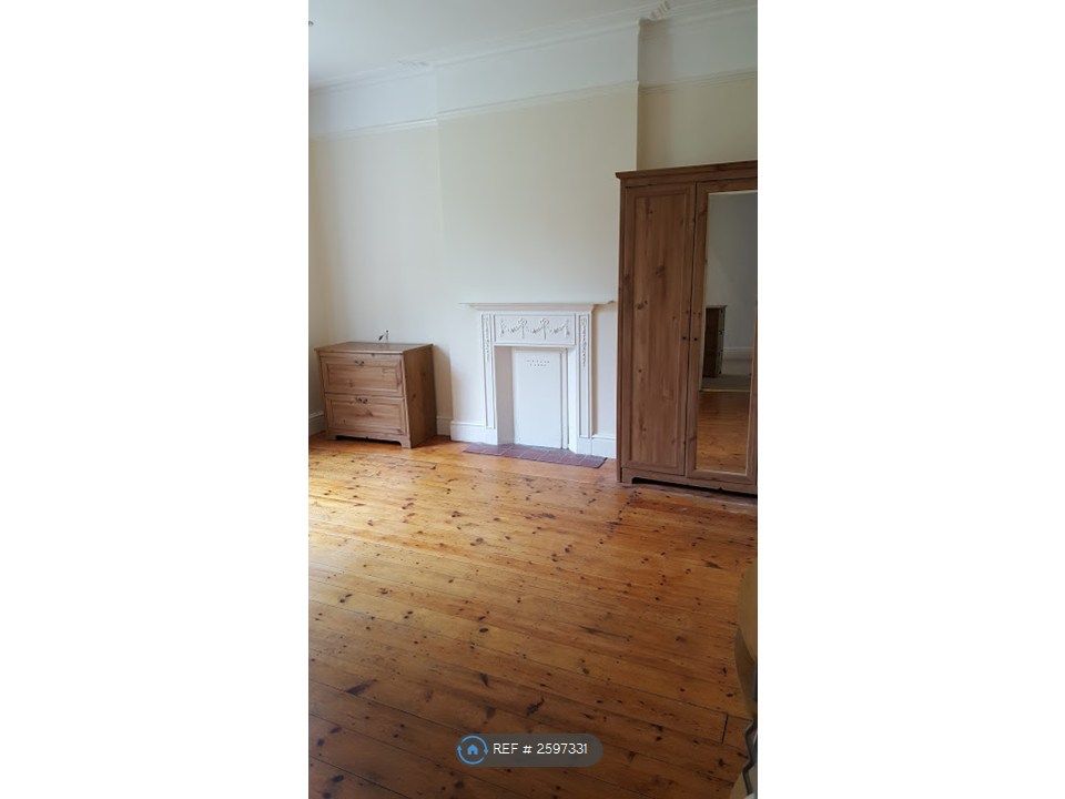 Property photo 3 of 9 Bedroom 1