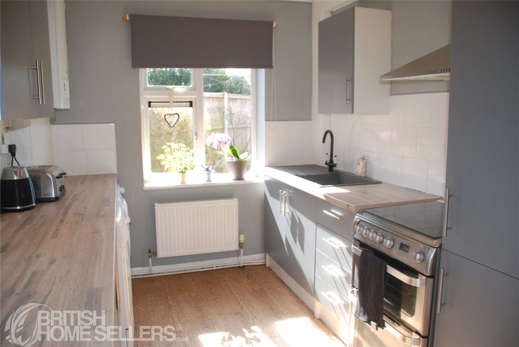 Property photo 2 of 15 Picture No. 12