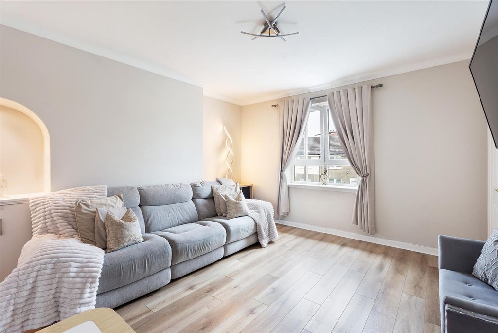 Property photo 2 of 17 225Muiryhall-01.Jpg