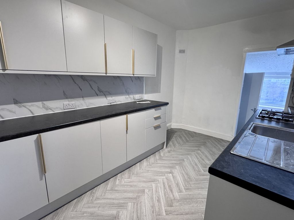 Property photo 3 of 17 Img_5103 2