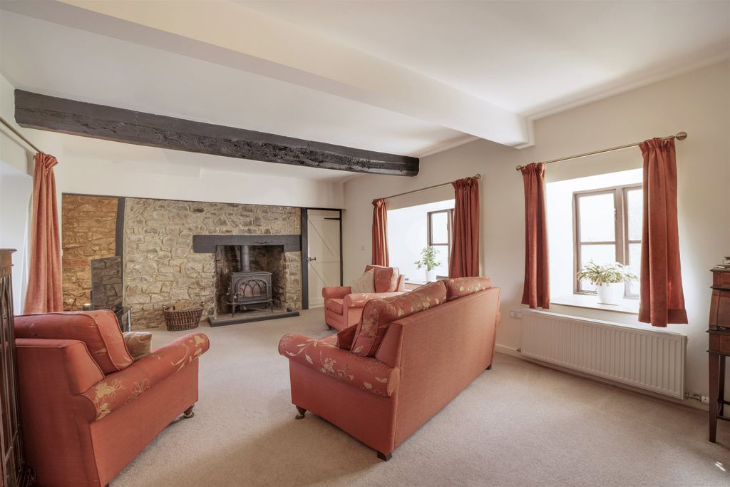 Property photo 3 of 25