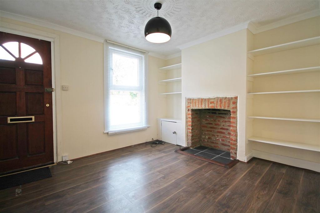 Property photo 2 of 9