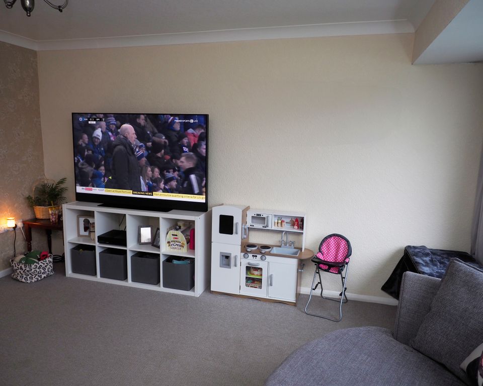 Property photo 2 of 19 Lounge