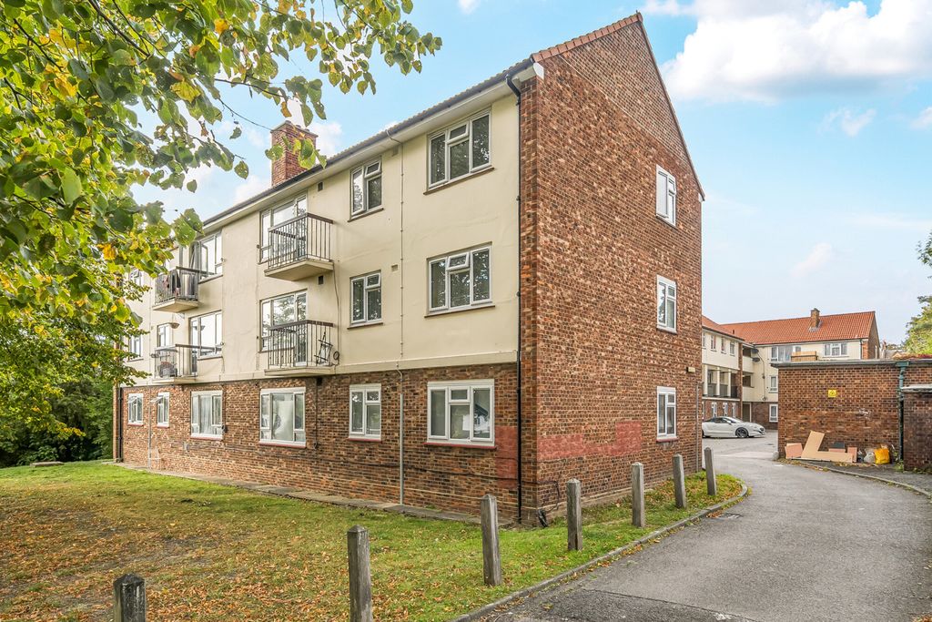 Property photo 1 of 19 External