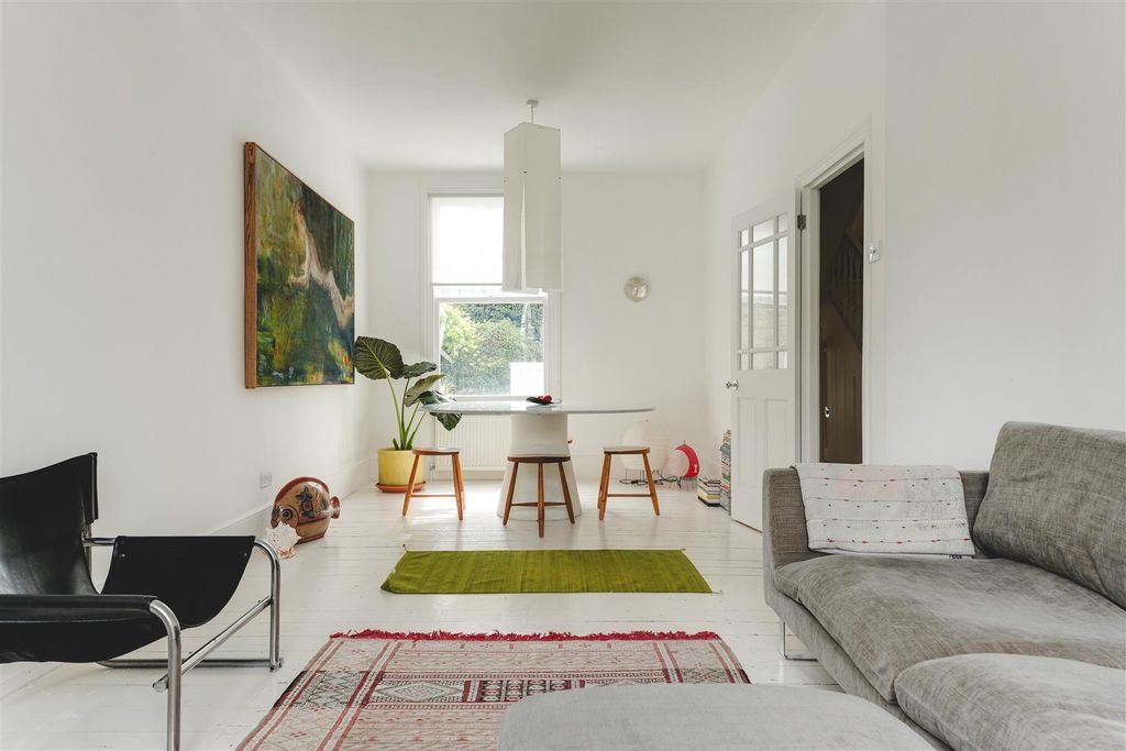 Property photo 1 of 32 Clifden Road-2.Jpg