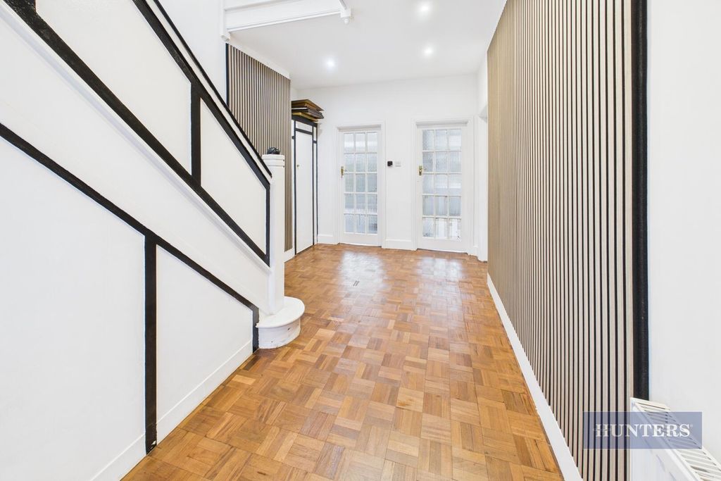 Property photo 3 of 22 Hallway