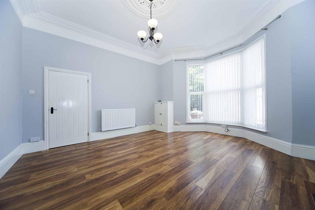Property photo 3 of 35