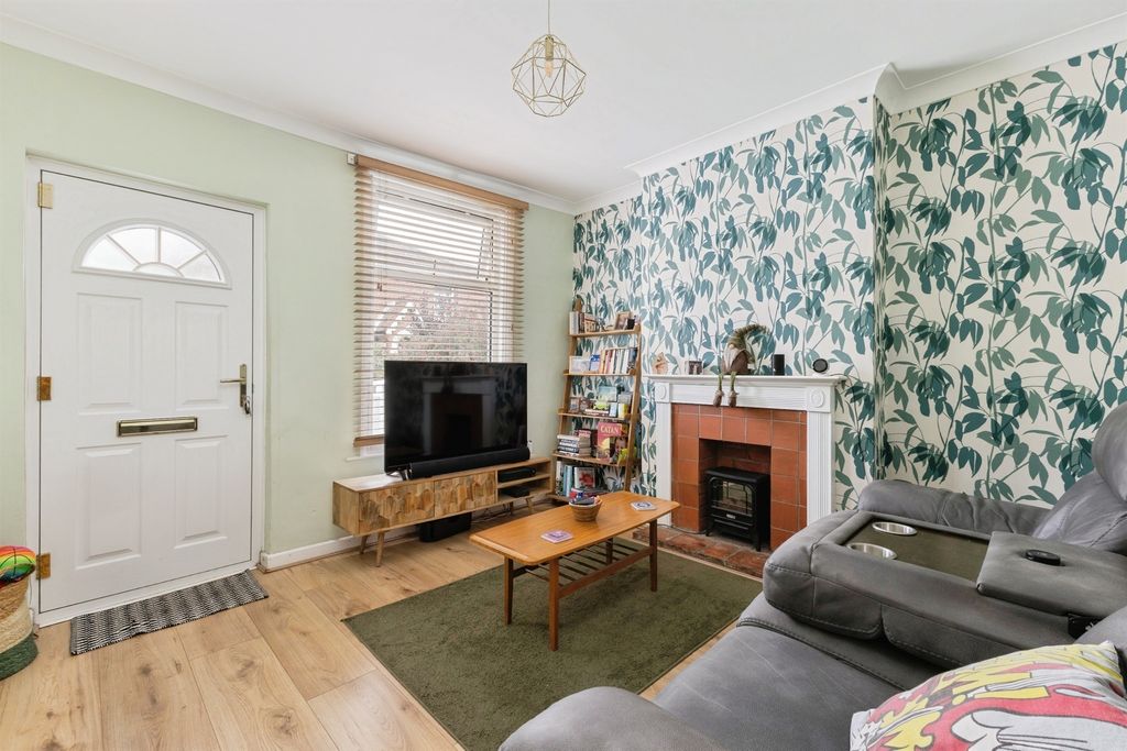 Property photo 2 of 17