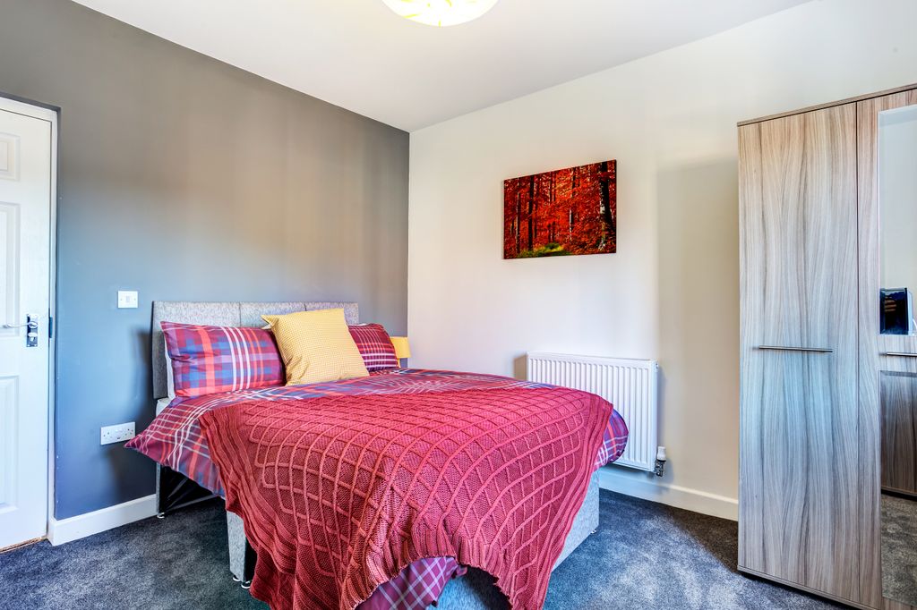 Property photo 2 of 7 Room 5 - Double Room