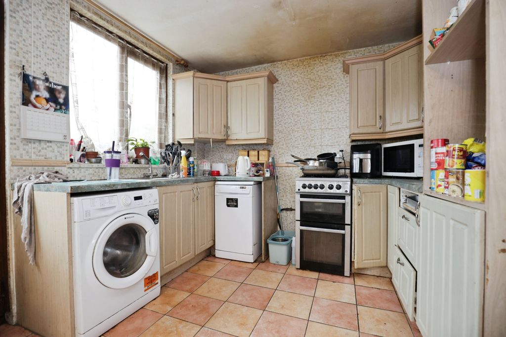 Property photo 3 of 15