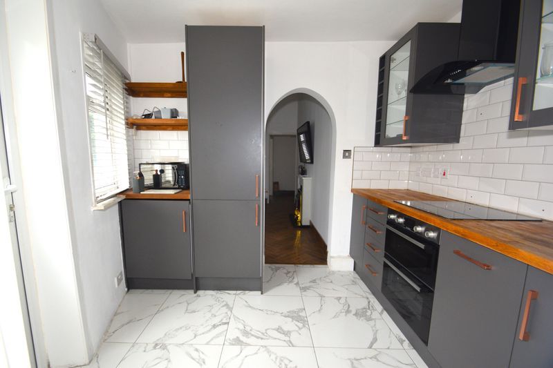 Property photo 2 of 7 Photo 3