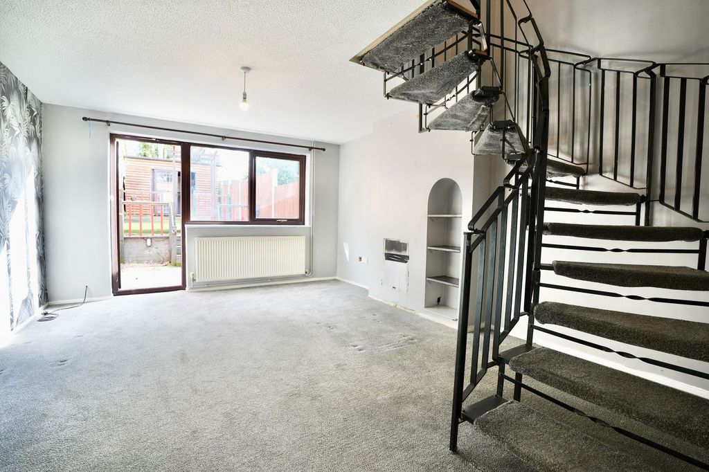 Property photo 3 of 22