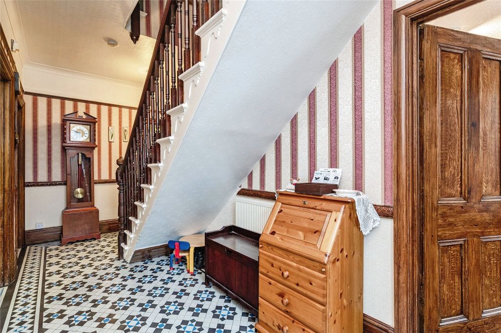 Property photo 2 of 17 Picture No. 01