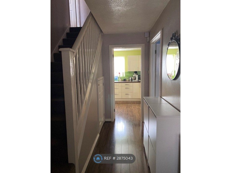 Property photo 3 of 21 Hallway