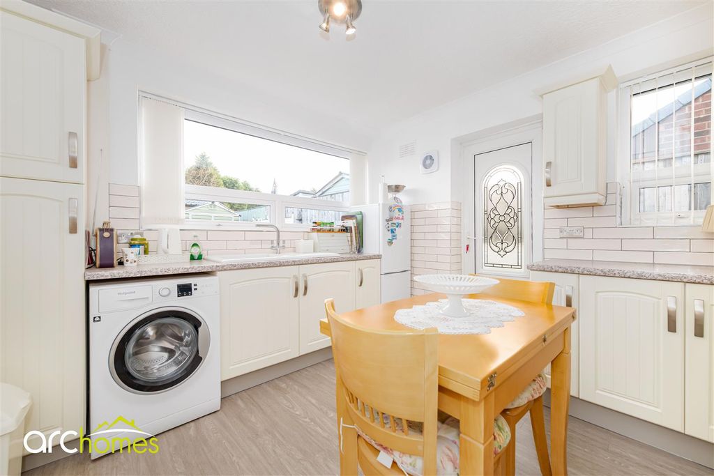 Property photo 3 of 22 Maple-13.Jpg