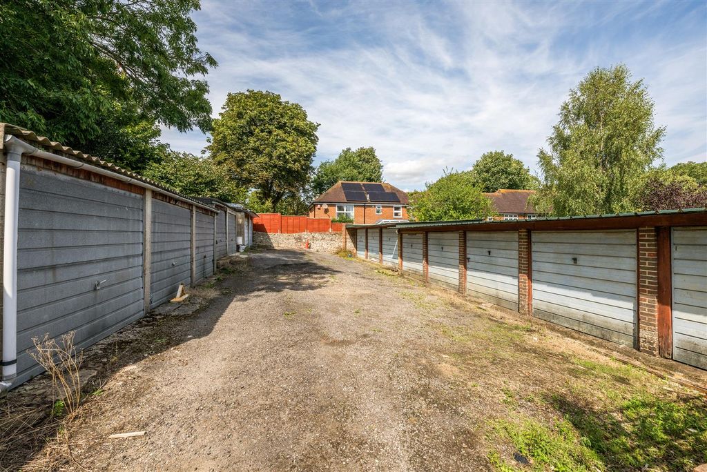 Property photo 1 of 11 Clermont Road Garages-6.Jpg