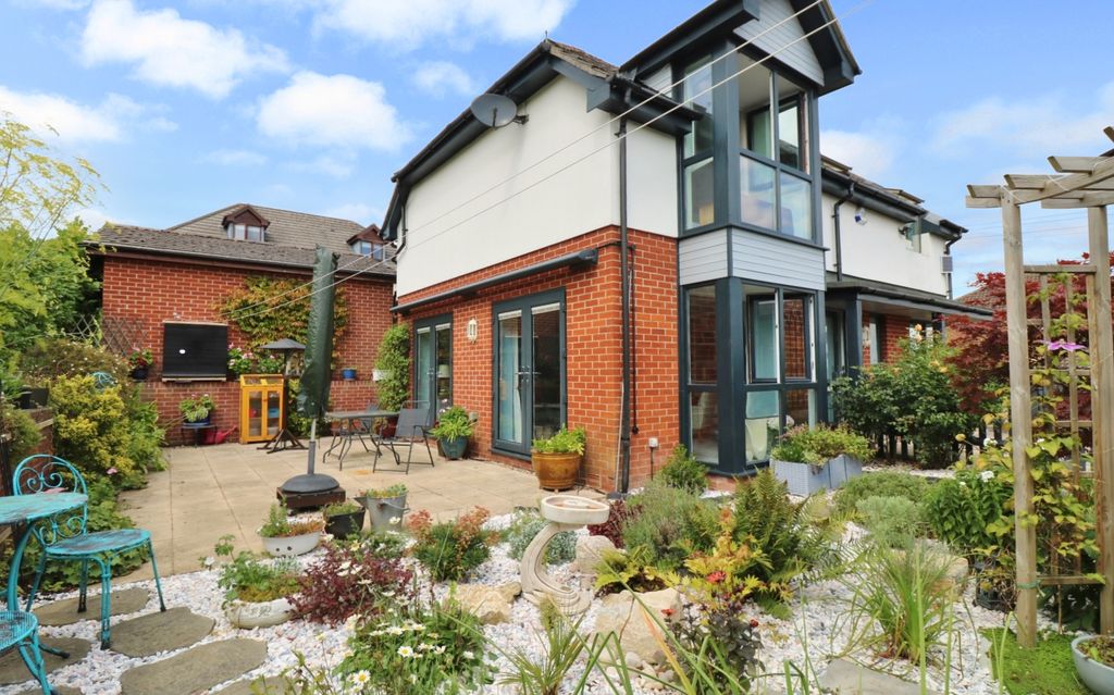 Property photo 3 of 16 Img_9127