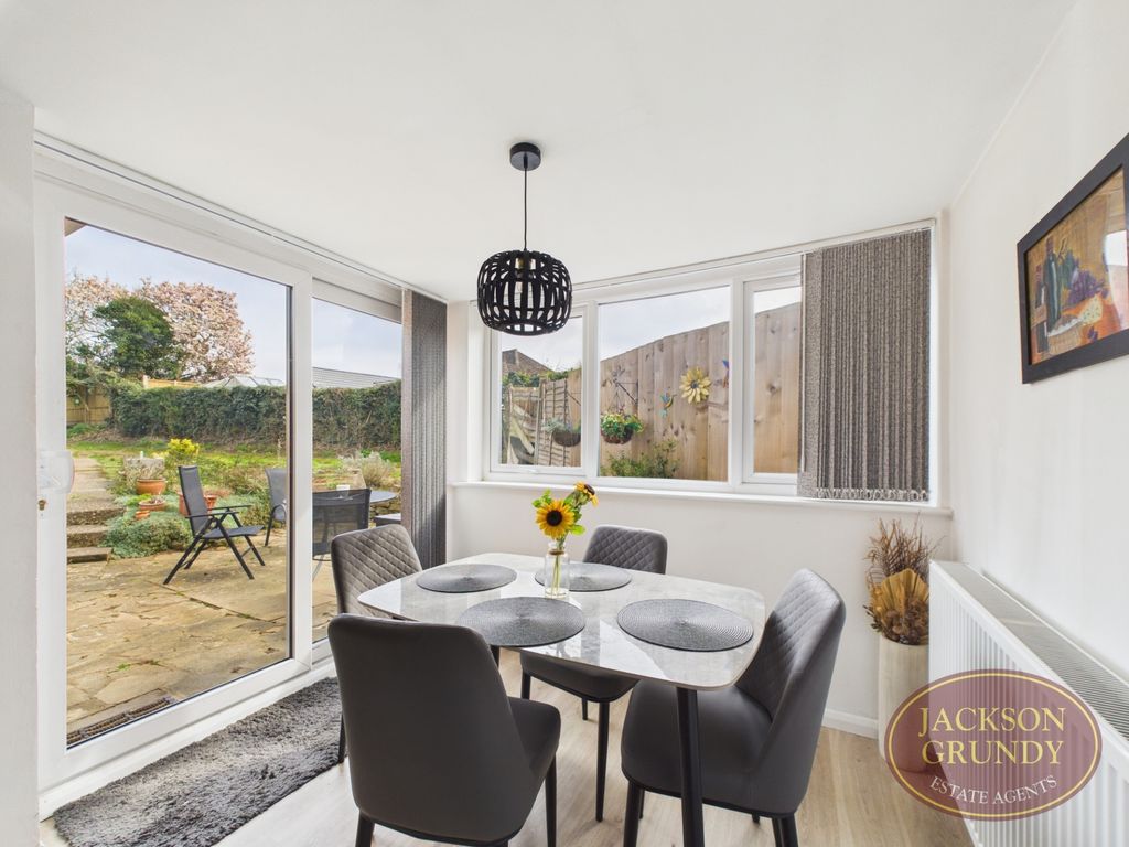 Property photo 3 of 15 The Avenue