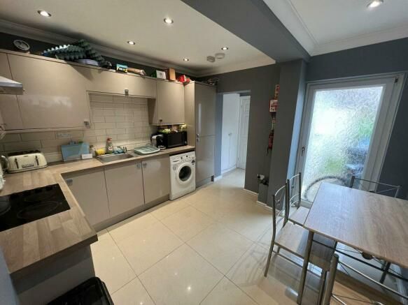 Property photo 2 of 10 233063_9510_Img_01_0000_Max_656x437.Jpeg