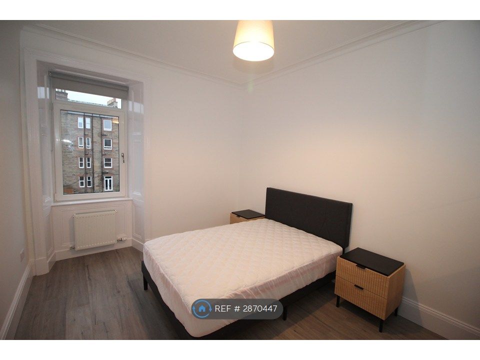 Property photo 2 of 5 Bedroom