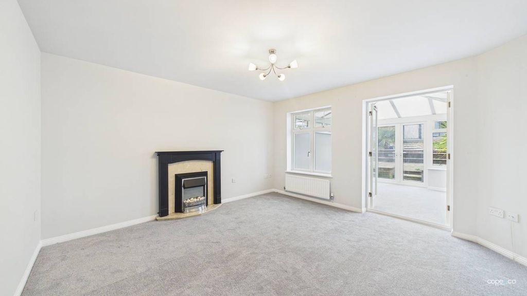 Property photo 3 of 15 5009885