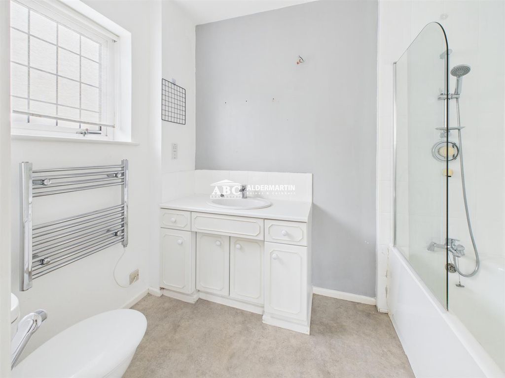 Additional image 17 of 5 bed property for salePenshurst Gardens, Edgware HA8