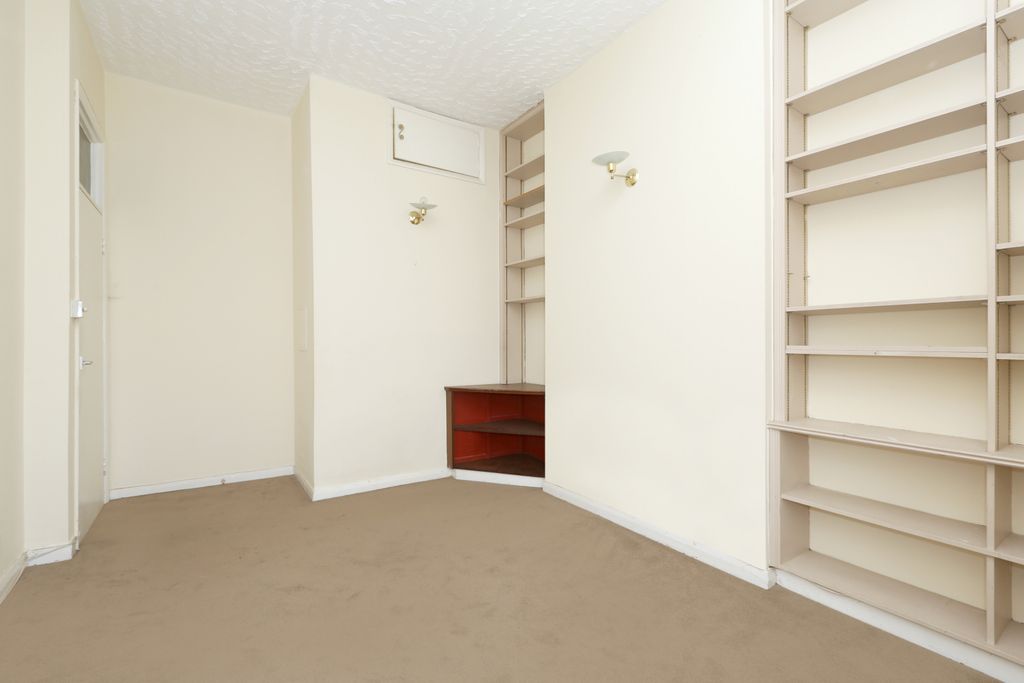 Property photo 3 of 11 Gallery