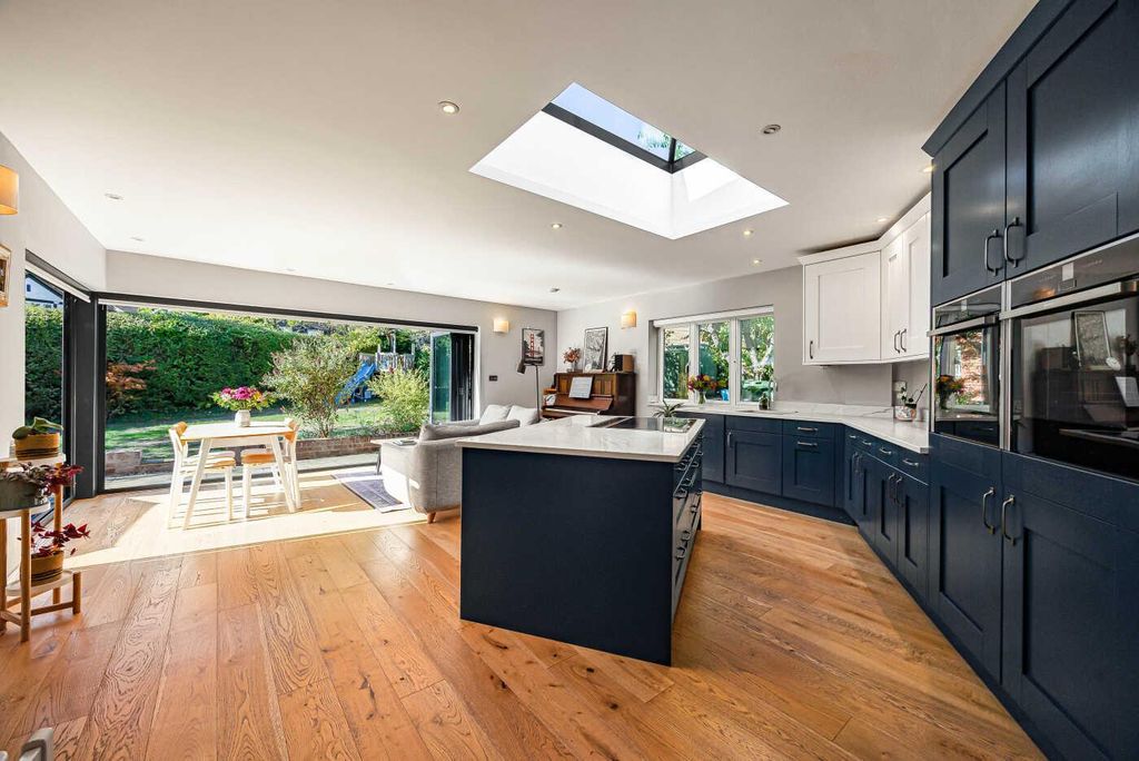 Property photo 2 of 35