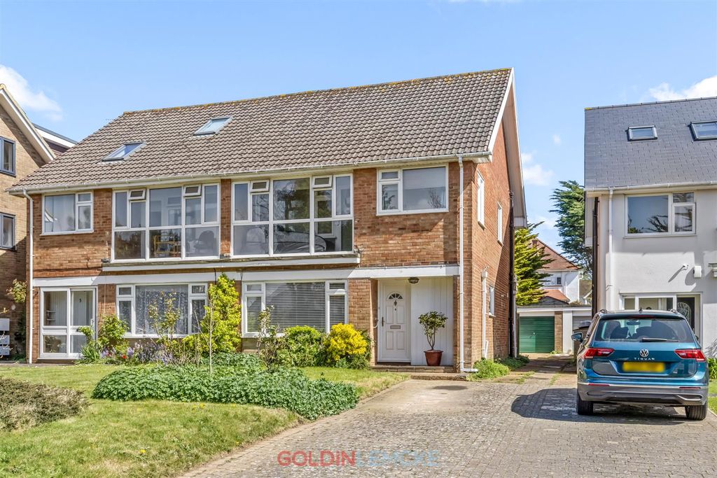 Property photo 1 of 17 The Paddock