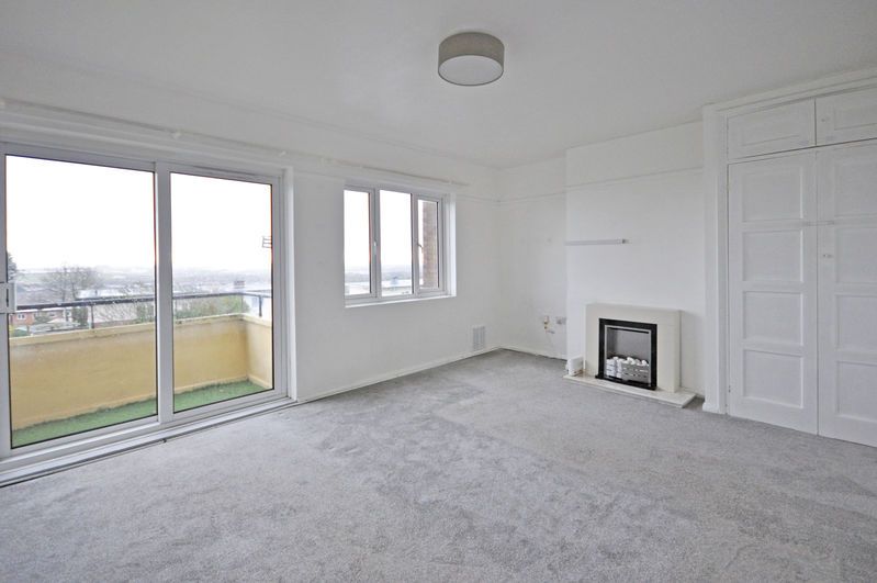 Property photo 3 of 10 Photo 4