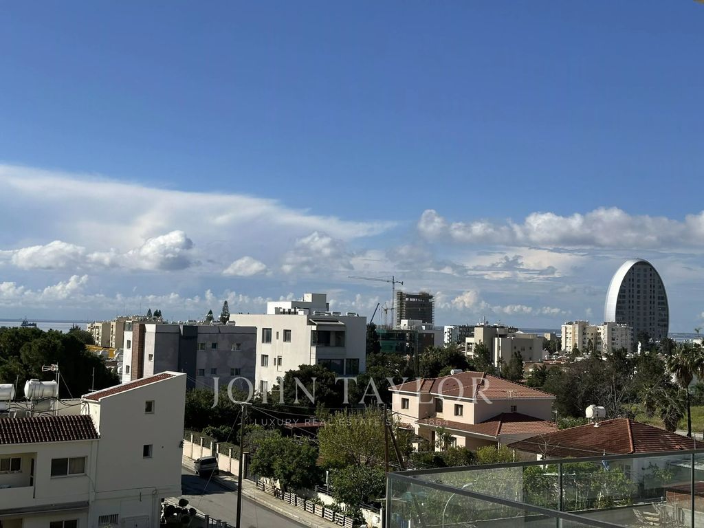 Property photo 2 of 48