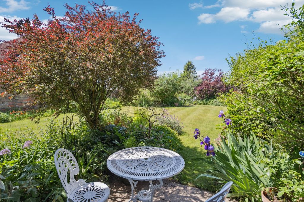 Property photo 2 of 22